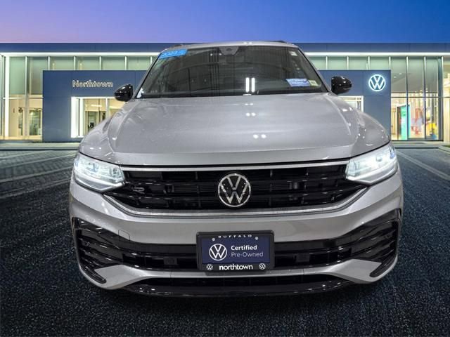Certified 2023 Volkswagen Tiguan SE R-Line AWD/4WD image 7