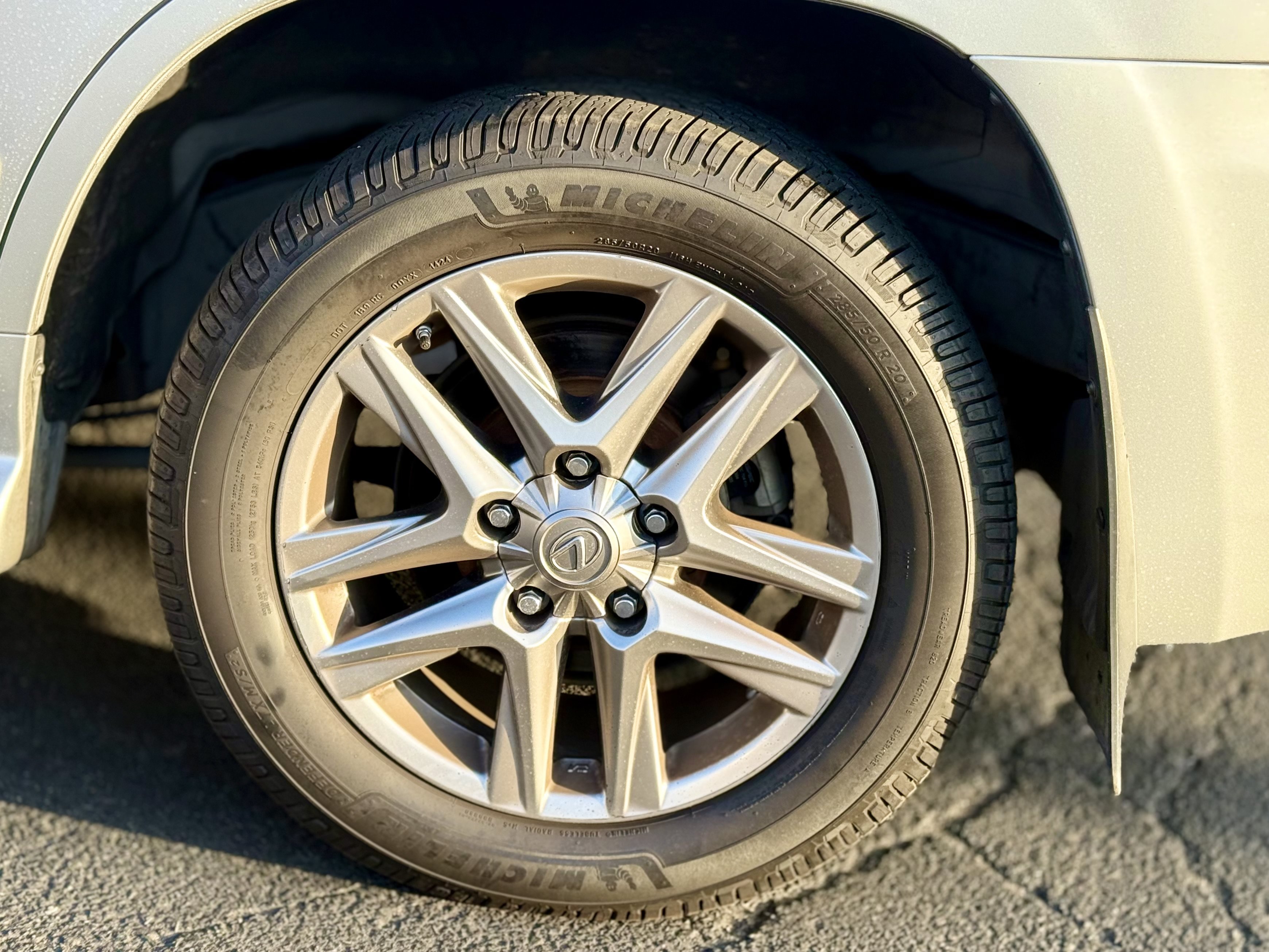 Used 2013 Lexus LX 570 4WD w/ Luxury Pkg image 21