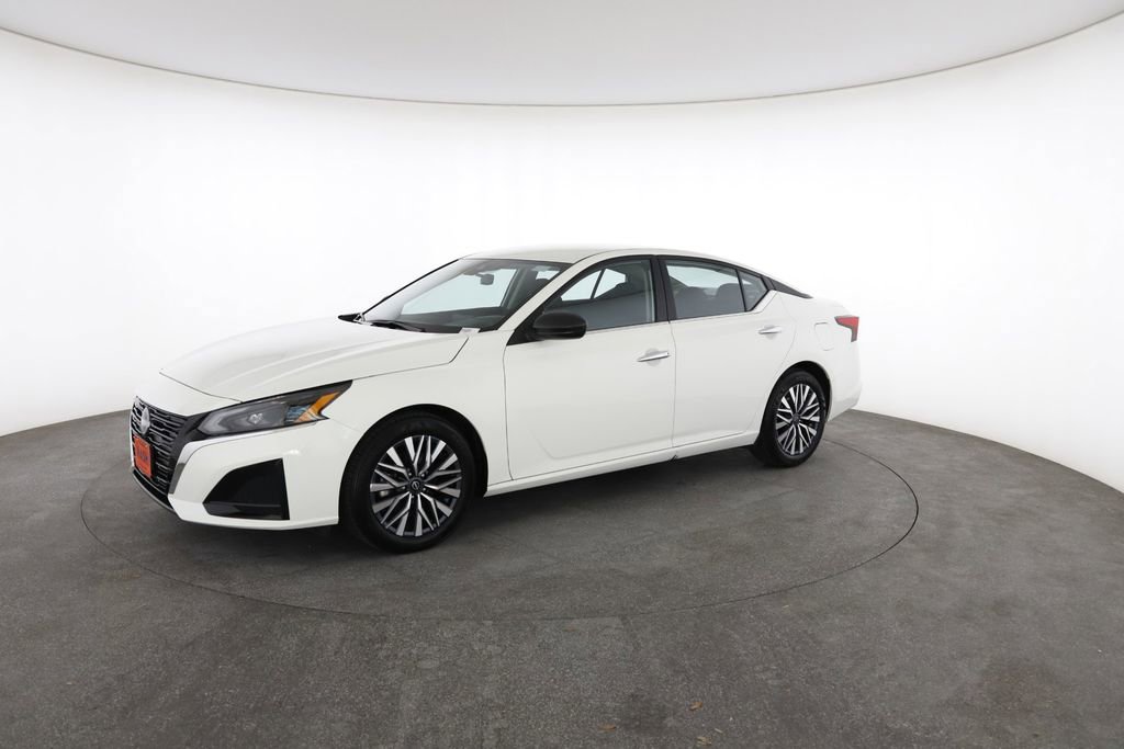Used 2025 Nissan Altima 2.5 SV image 6