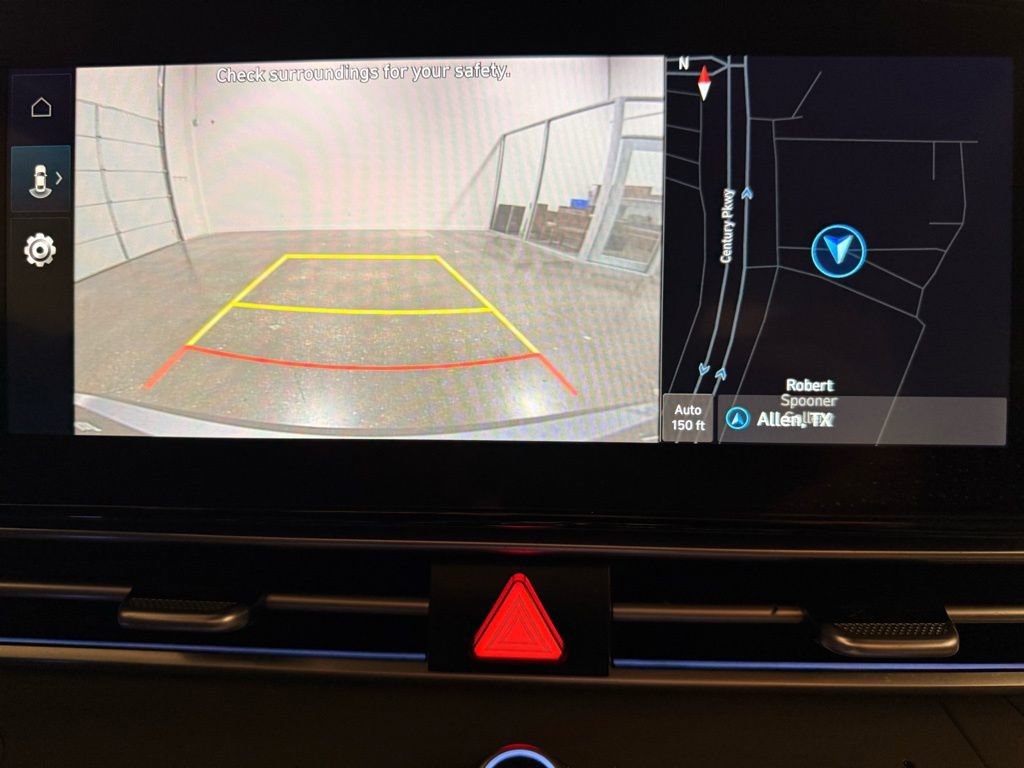 Used 2025 Hyundai Elantra SEL image 21