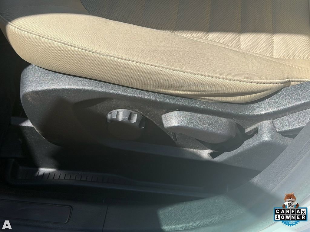 Used 2018 Ford Edge SE image 7