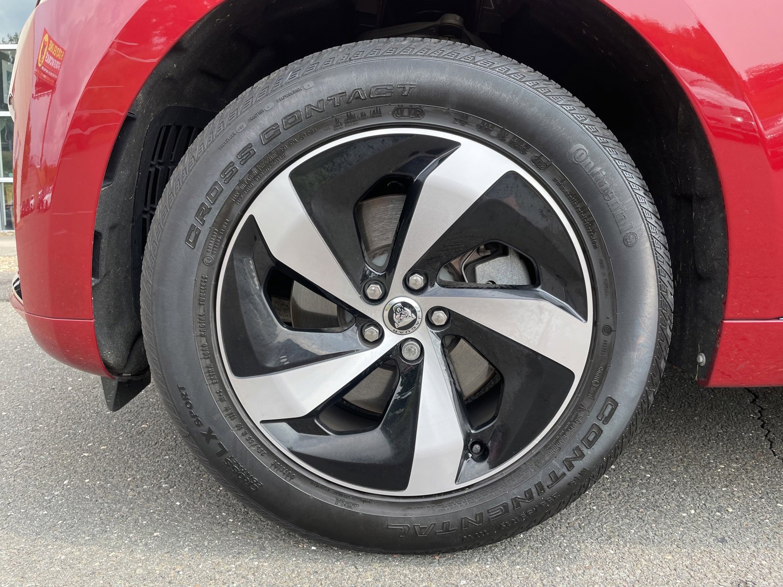 Certified 2024 Jaguar F-PACE R-Dynamic S image 5