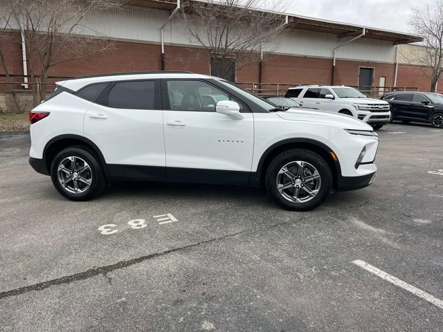 Used 2024 Chevrolet Blazer LT image 2
