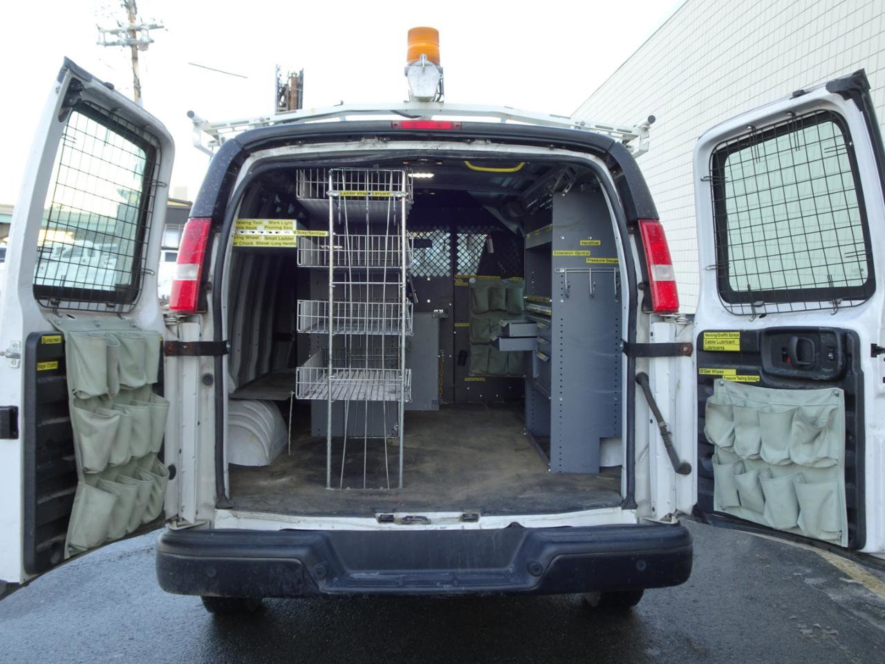 Used 2018 Chevrolet Express 2500 w/ Driver Convenience Package image 8