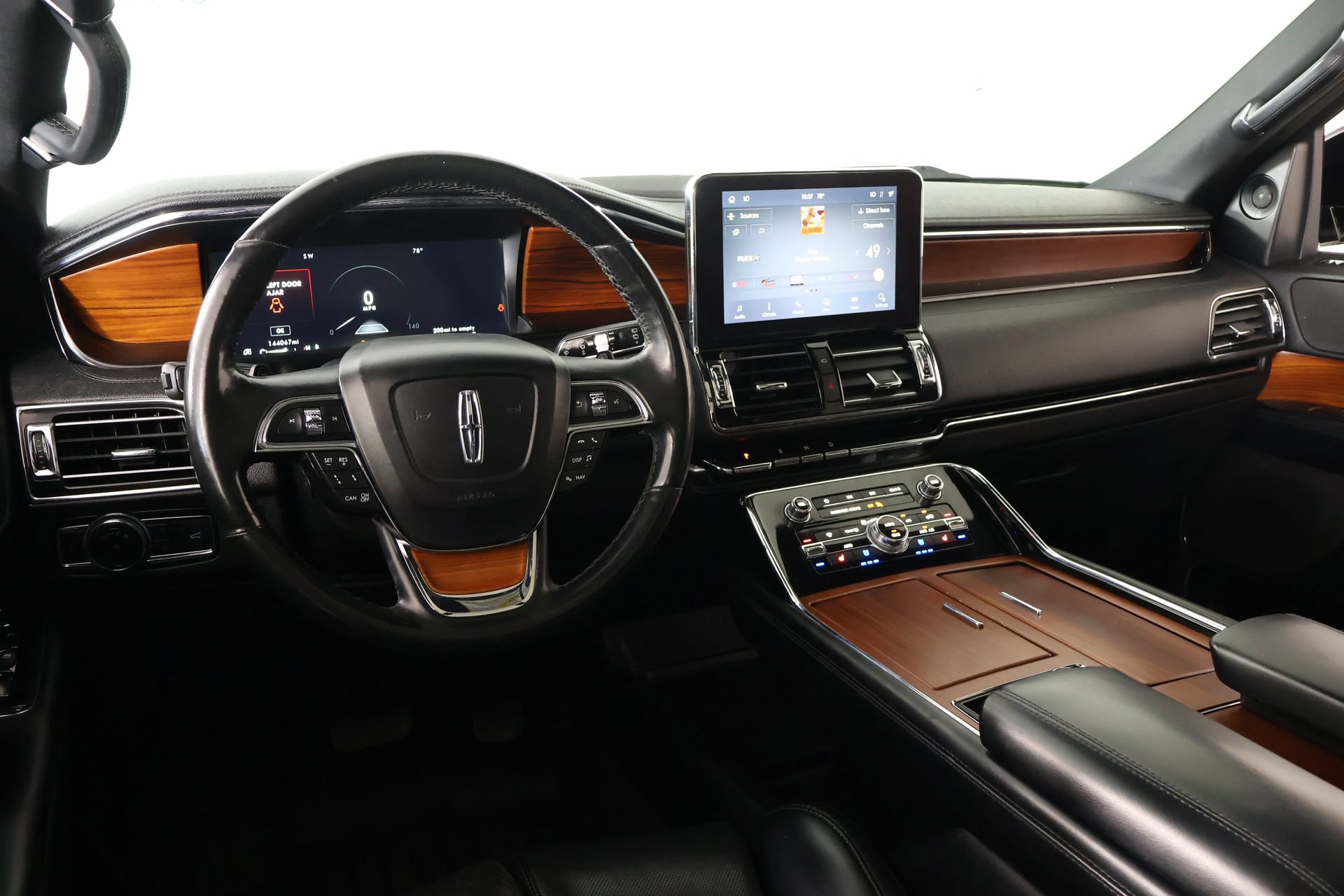 Used 2020 Lincoln Navigator Reserve AWD/4WD image 2