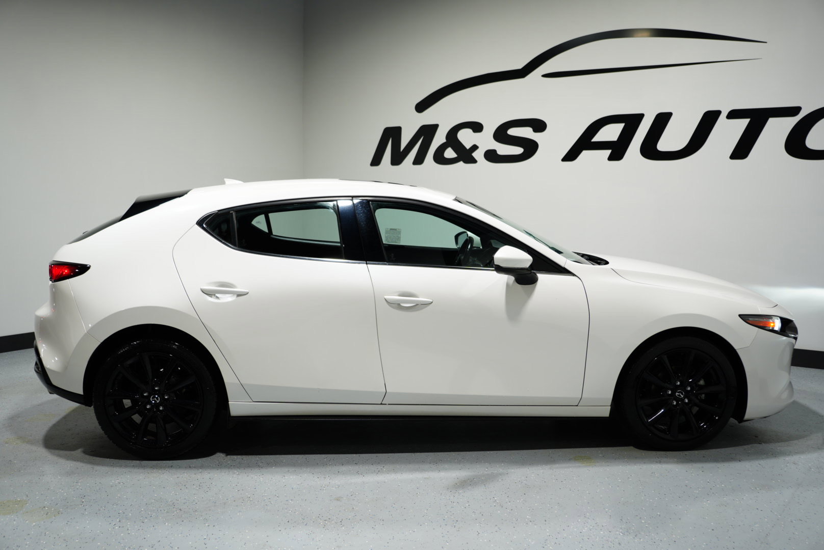 Used 2020 MAZDA MAZDA3 Hatchback w/ Premium Package image 6