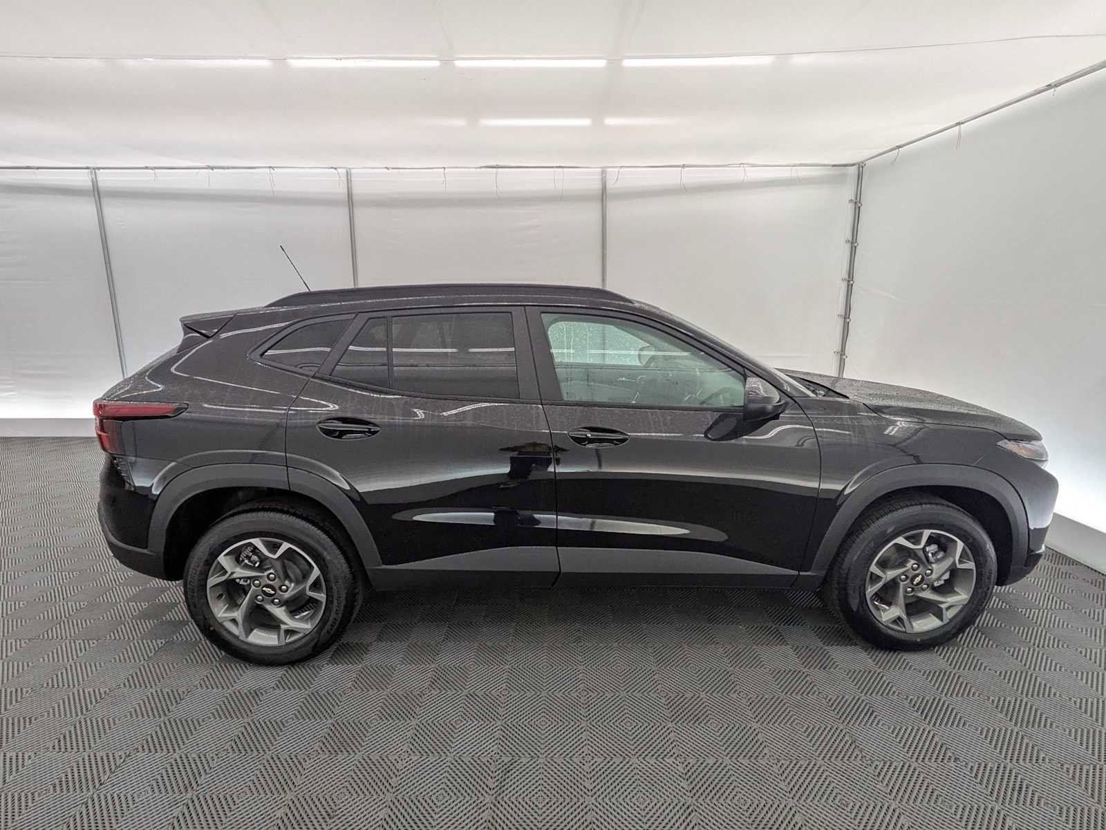 New 2026 Chevrolet Trax LT FWD image 7