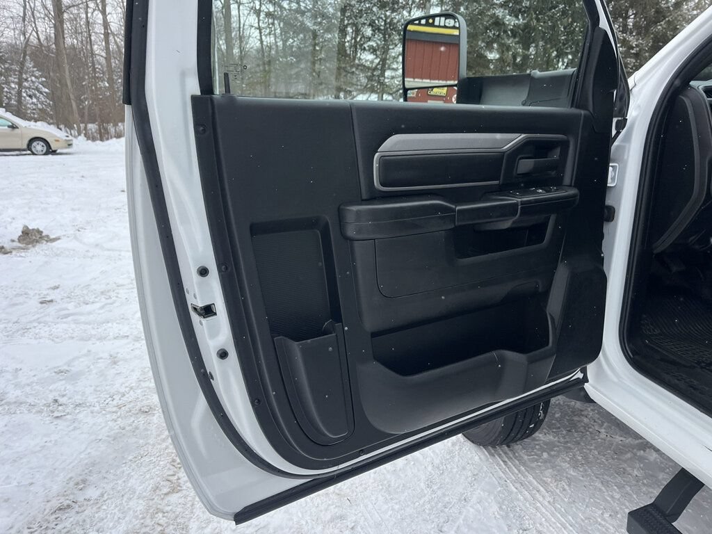 Used 2022 RAM 4500 Tradesman RWD image 36