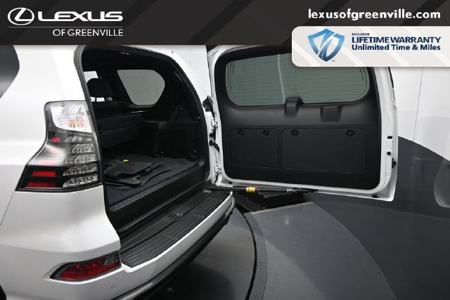 Used 2023 Lexus GX 460 Premium w/ Accessory Package AWD/4WD image 27
