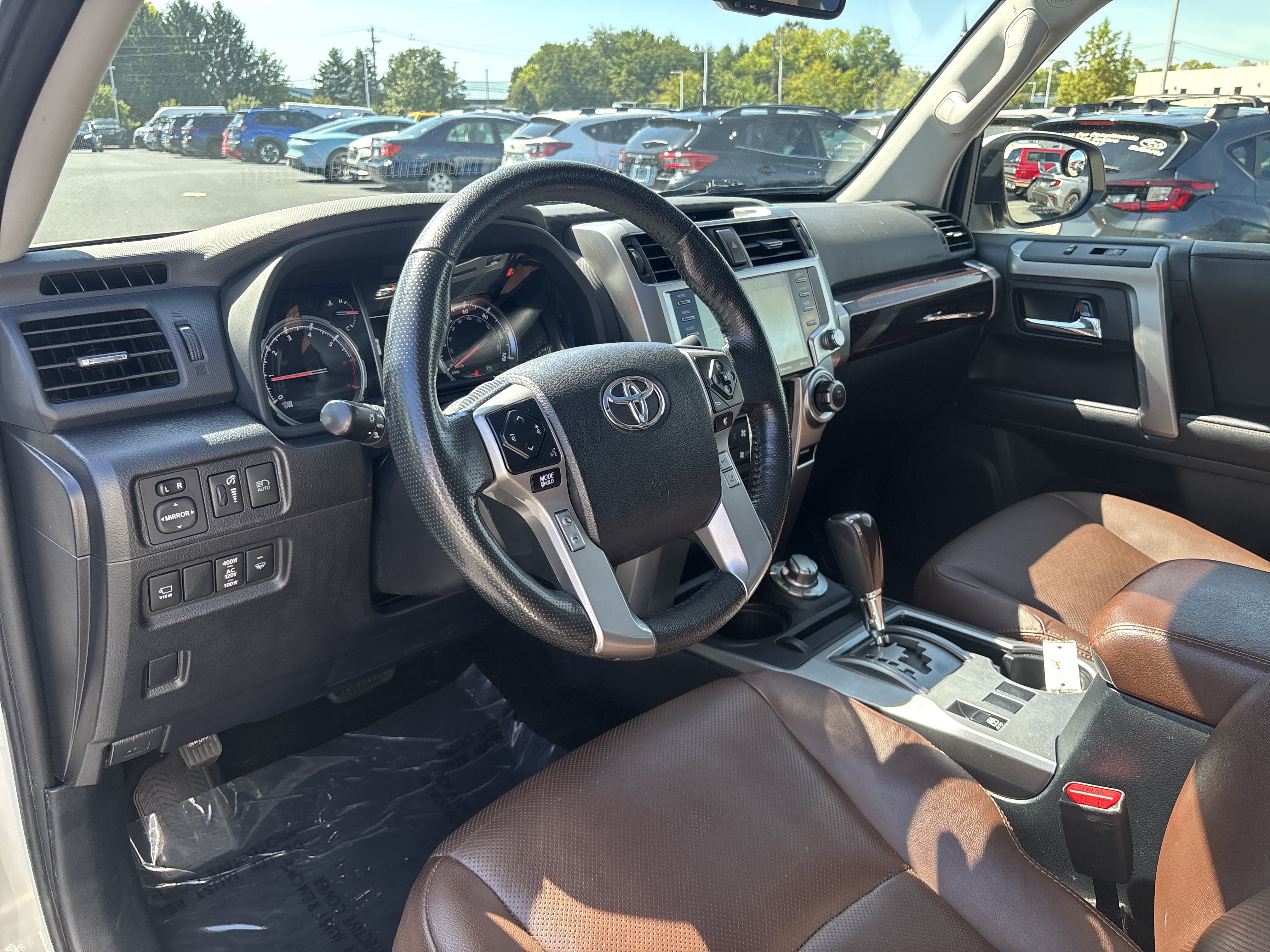 Used 2023 Toyota 4Runner Limited AWD/4WD image 3