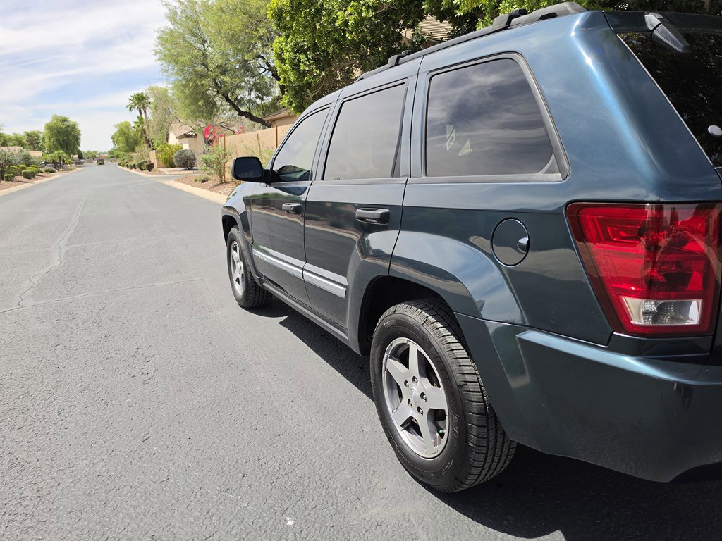 Used 2005 Jeep Grand Cherokee Laredo RWD image 13
