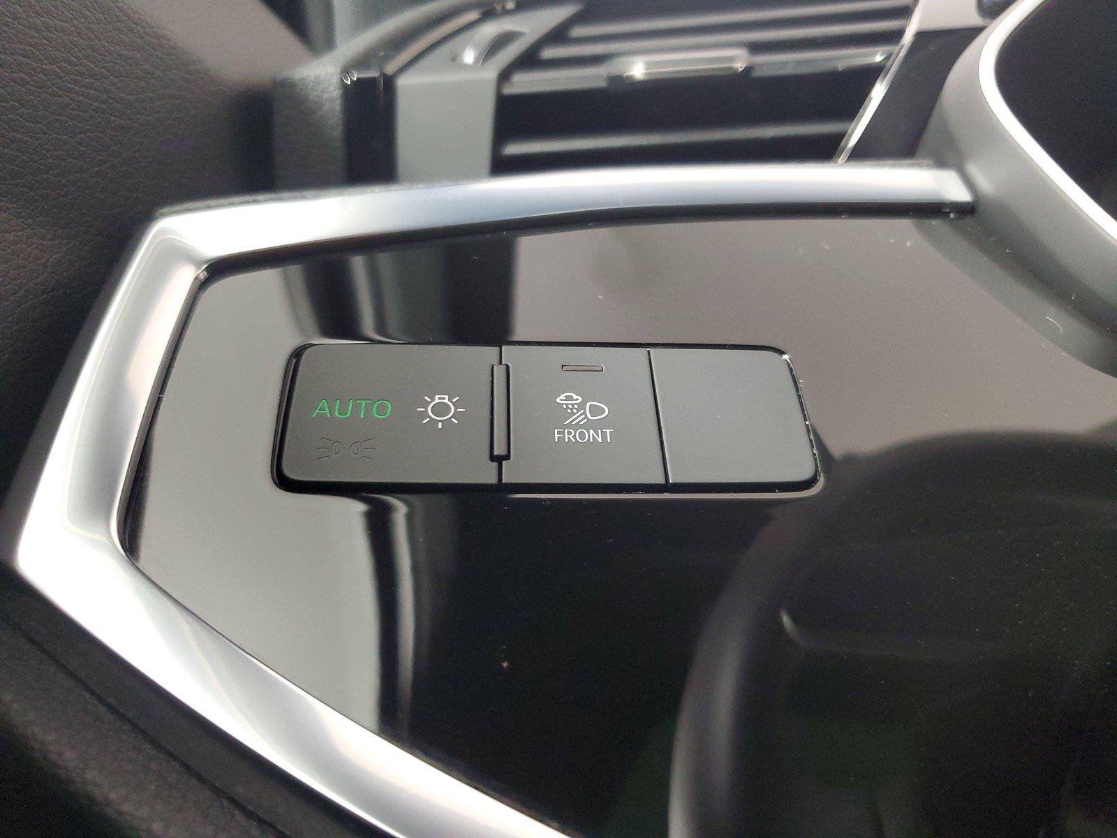 Used 2025 Audi Q3 2.0T Premium w/ Convenience Package AWD/4WD image 35