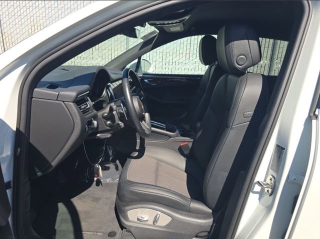 Used 2024 Porsche Macan S image 10