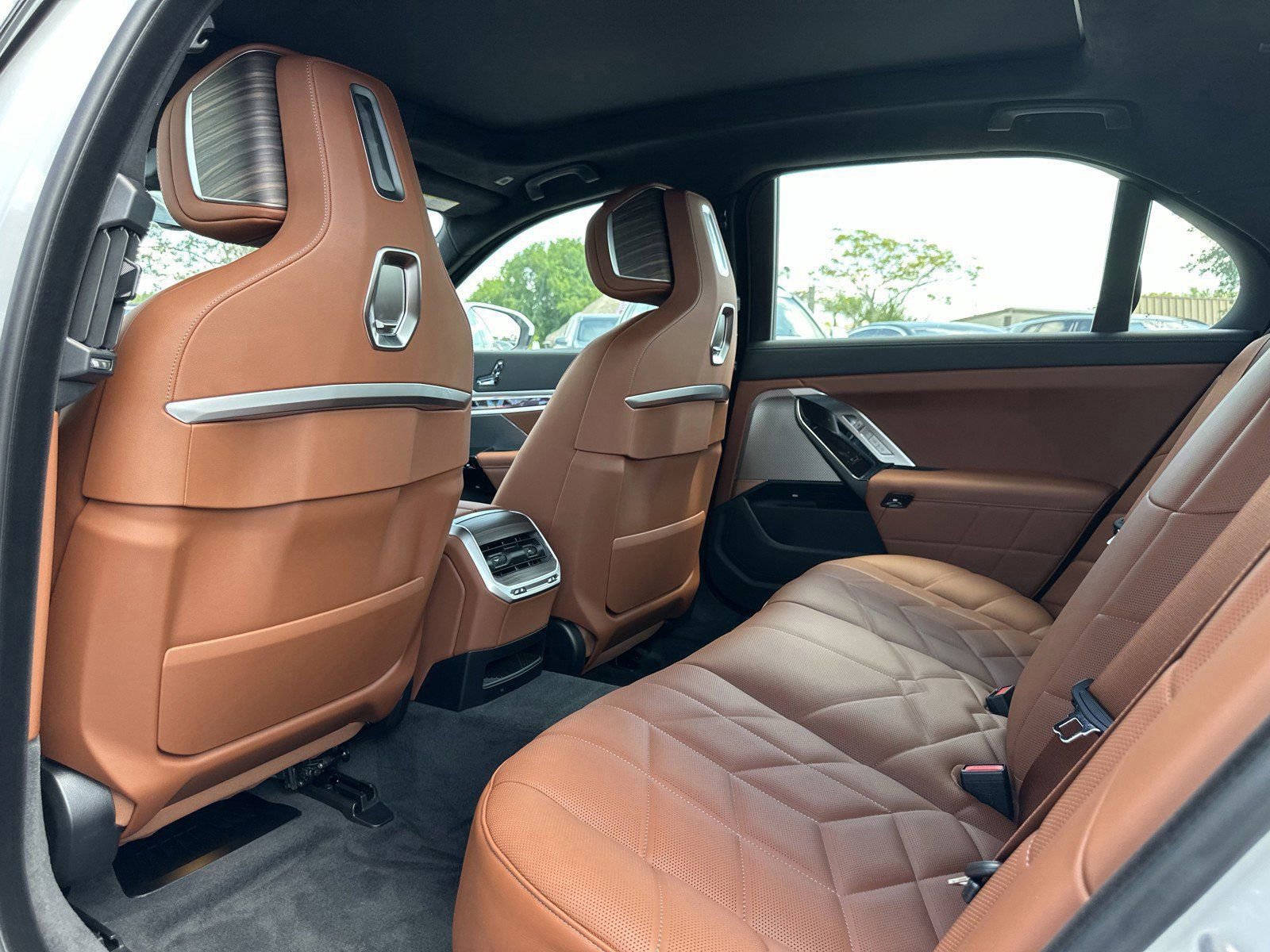 New 2026 BMW 740i xDrive AWD/4WD image 15