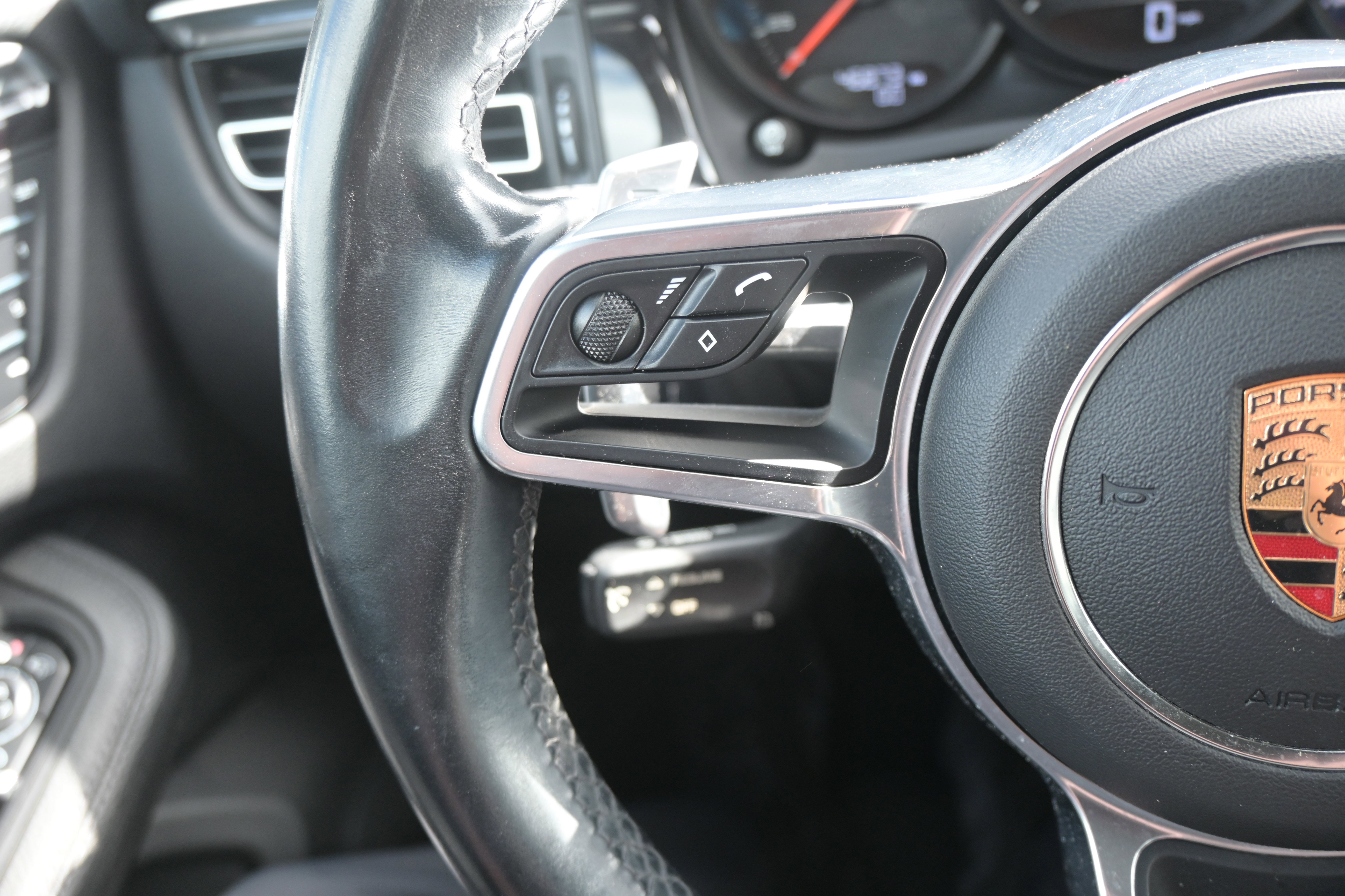 Used 2021 Porsche Macan AWD/4WD image 18