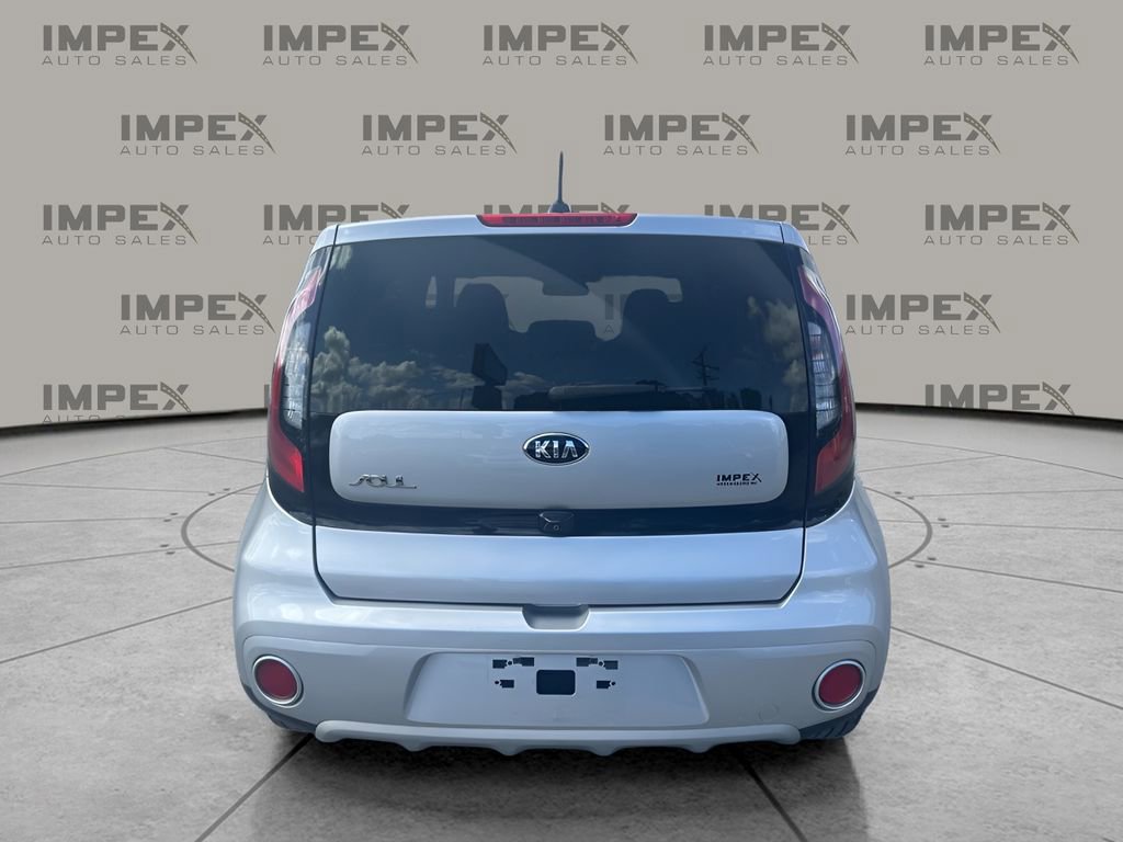 Used 2019 Kia Soul + image 4