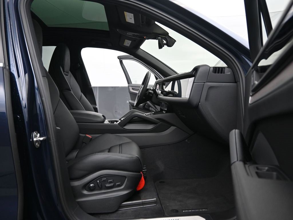 New 2025 Porsche Cayenne E-Hybrid image 17