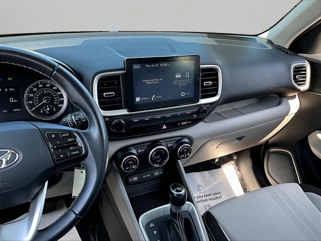Certified 2022 Hyundai Venue SEL w/ Cargo Package FWD image 9