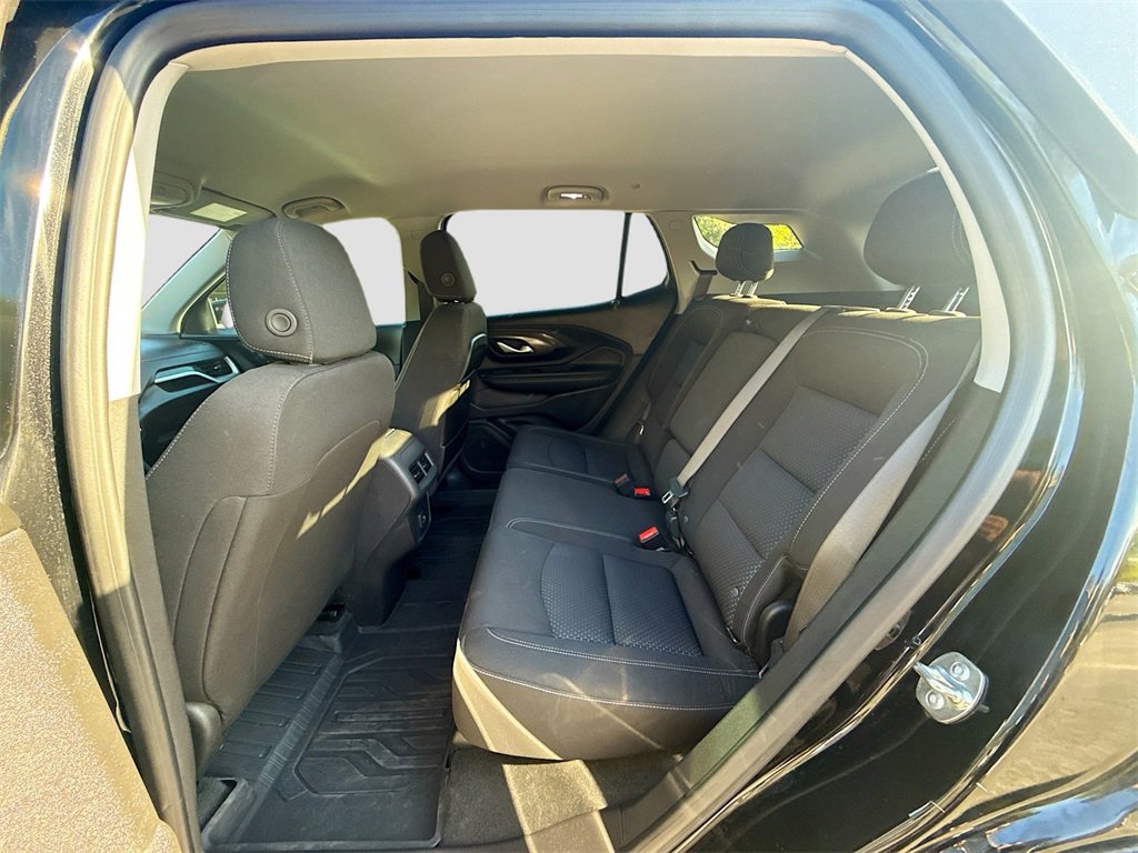 Used 2024 GMC Terrain SLE w/ Driver Convenience Package image 22