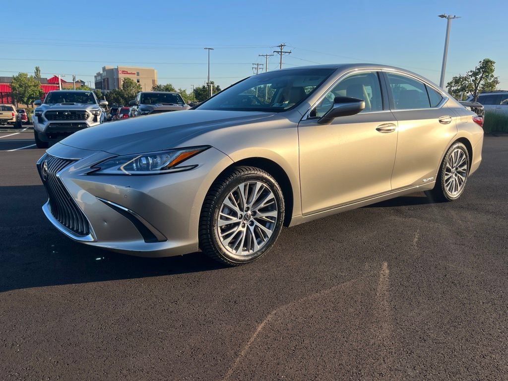 Used 2021 Lexus ES 300h w/ Premium Package FWD image 3