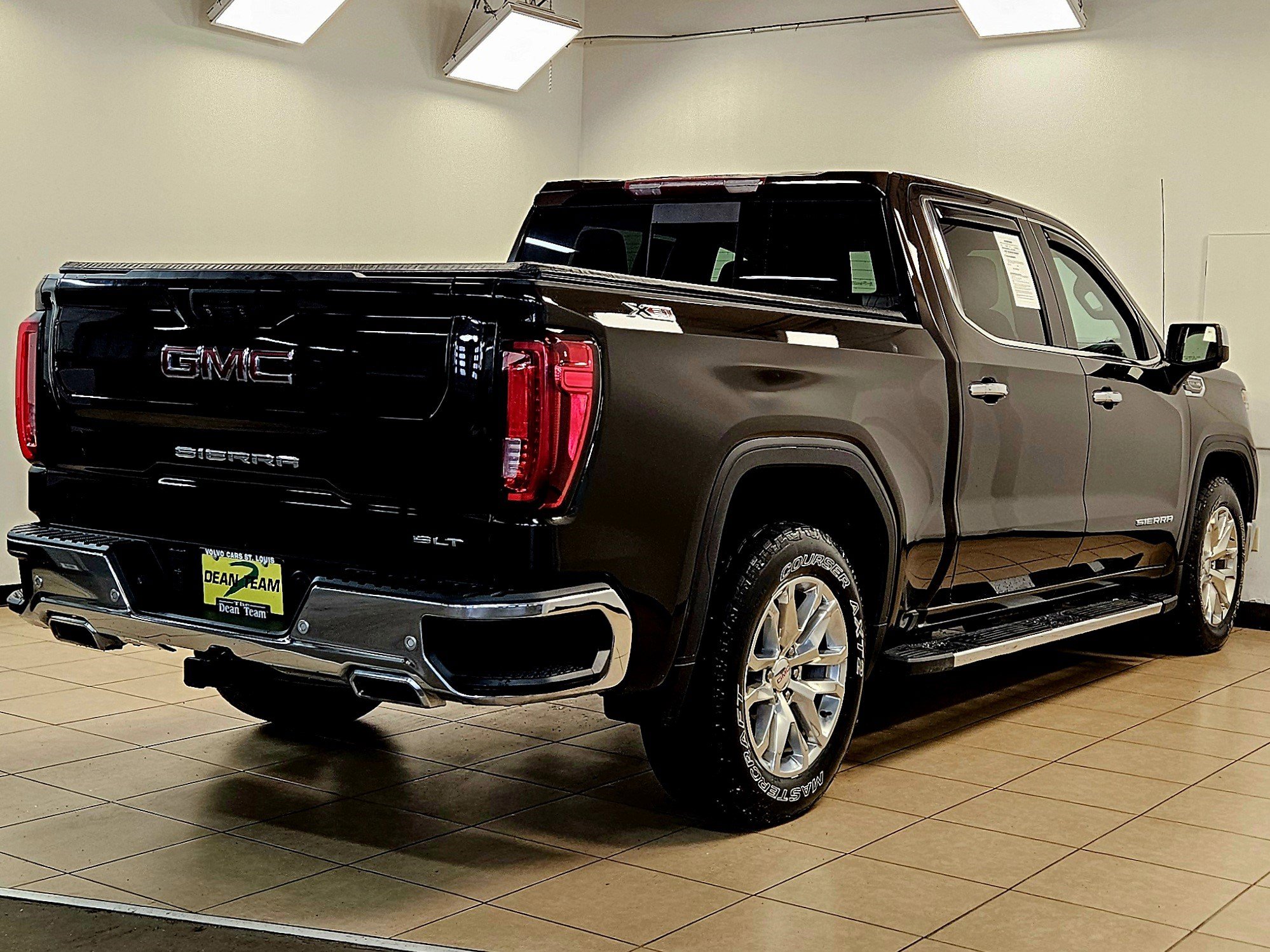 Used 2019 GMC Sierra 1500 SLT w/ SLT Premium Plus Package image 3
