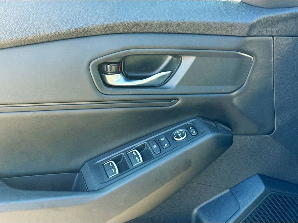 Used 2023 Honda Accord EX image 16