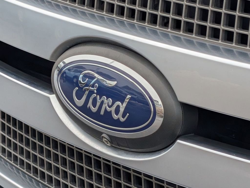 Used 2019 Ford F150 Platinum w/ Equipment Group 701A Luxury image 14