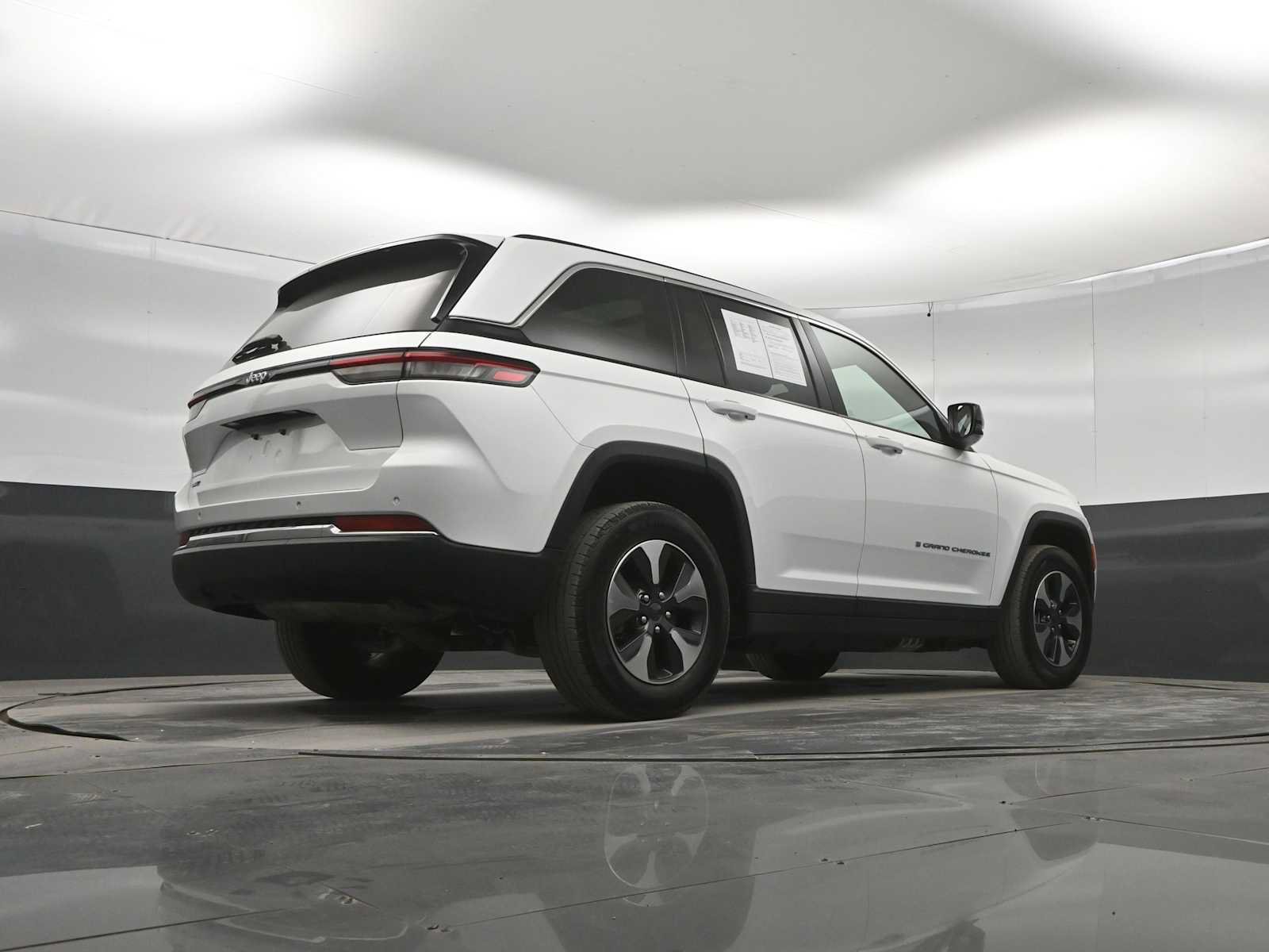 Used 2024 Jeep Grand Cherokee Limited 4xe AWD/4WD image 37