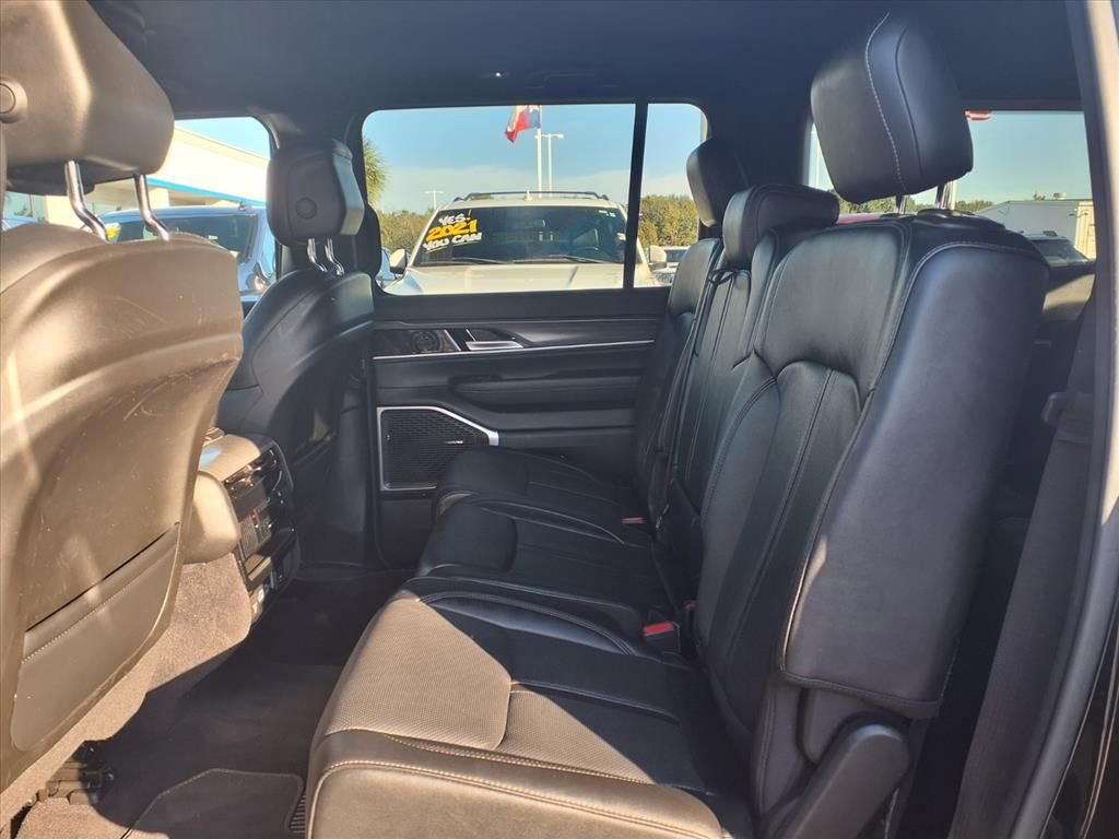 Used 2023 Jeep Wagoneer L Series II image 18