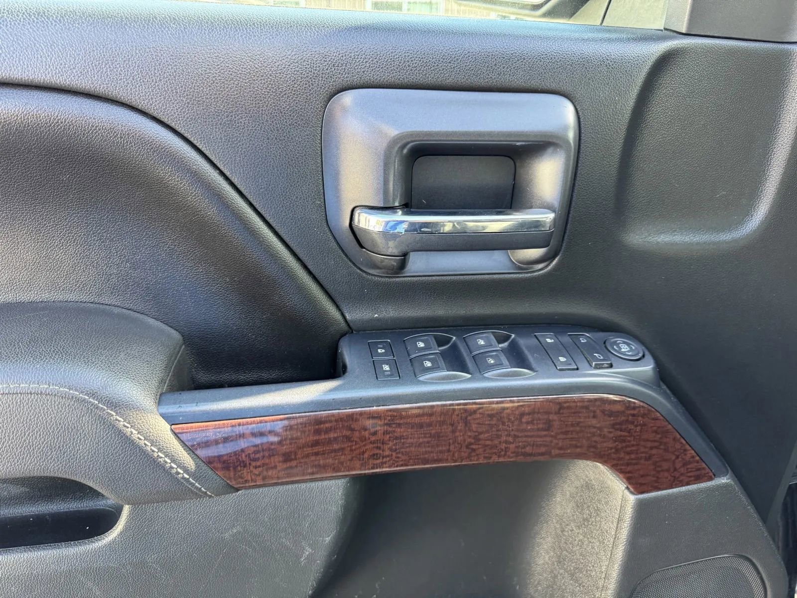 Used 2017 GMC Sierra 1500 SLE image 14