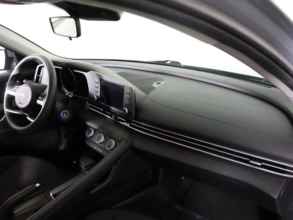 Used 2021 Hyundai Elantra SE image 26