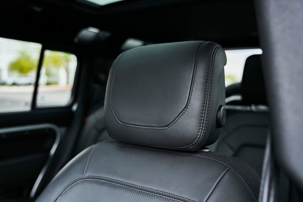 Used 2023 Land Rover Defender 110 X image 51