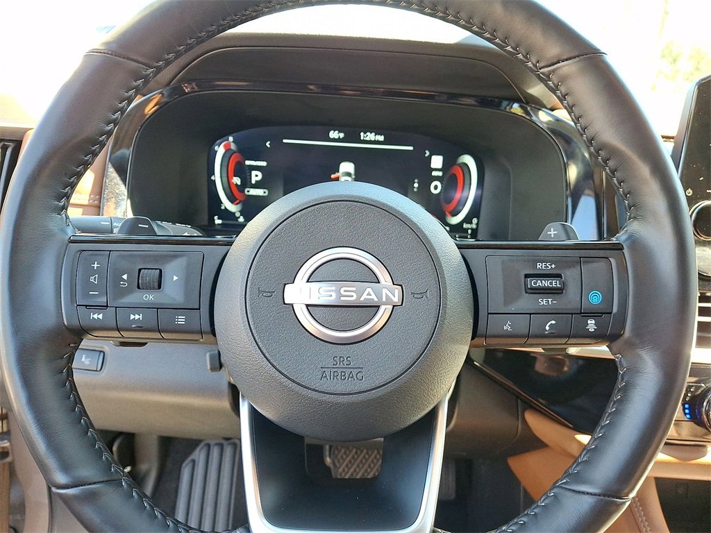 Used 2025 Nissan Pathfinder Platinum w/ Black Appearance Package image 16