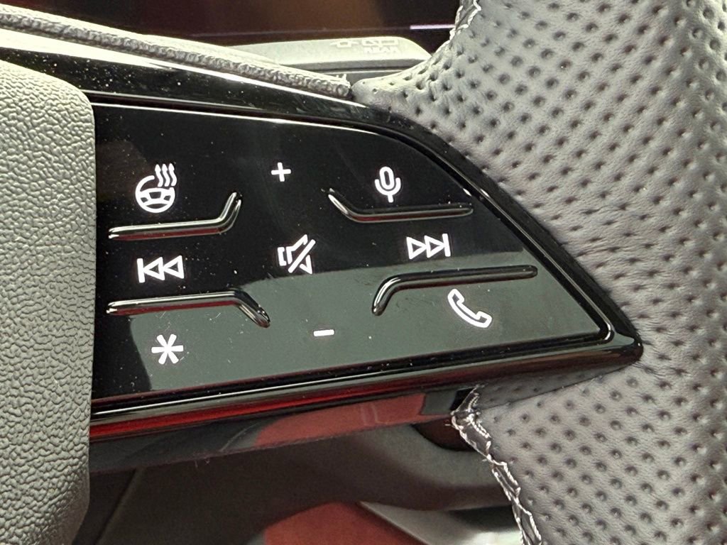 New 2025 Audi SQ5 Prestige image 18