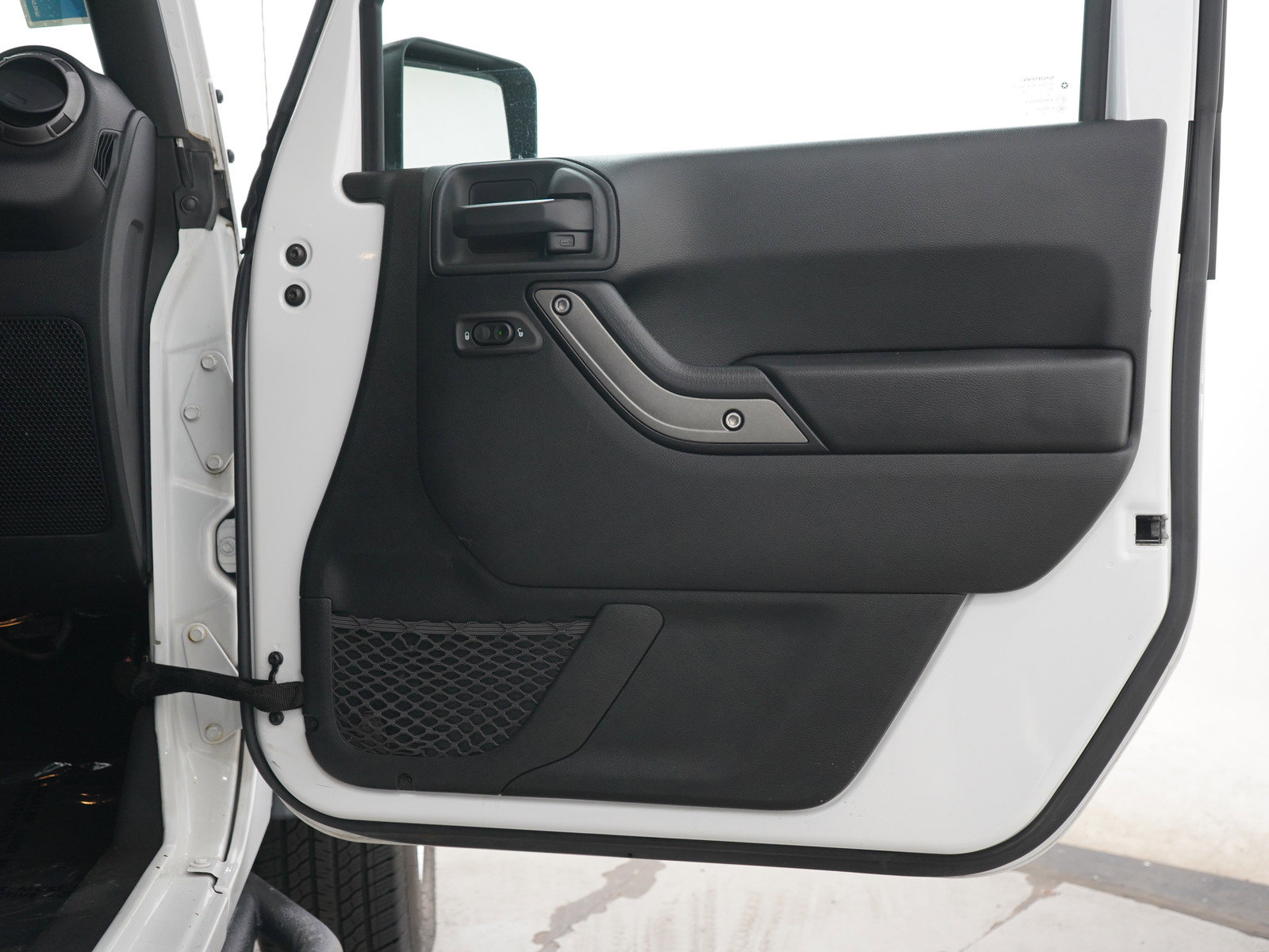 Used 2018 Jeep Wrangler Unlimited Sport S AWD/4WD image 9