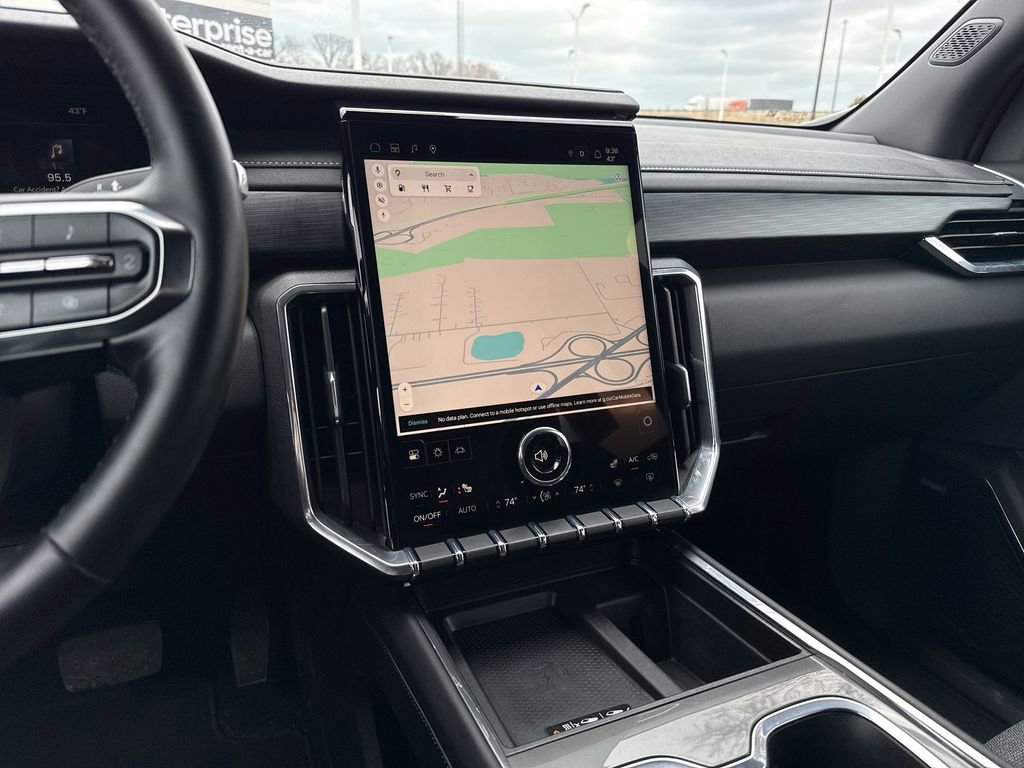 Used 2025 GMC Acadia Elevation image 19