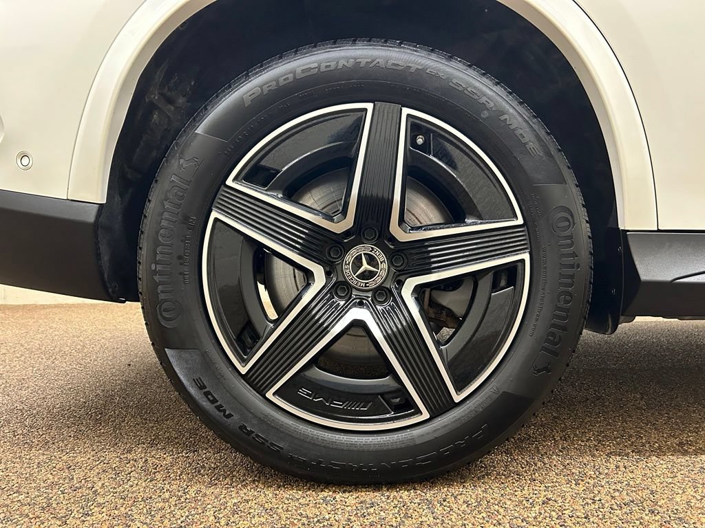 Used 2025 Mercedes-Benz GLC 350e 4MATIC image 27