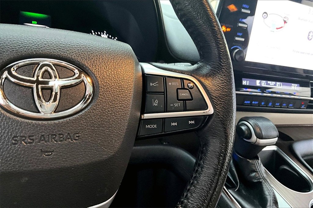 Certified 2021 Toyota Sienna XLE image 12