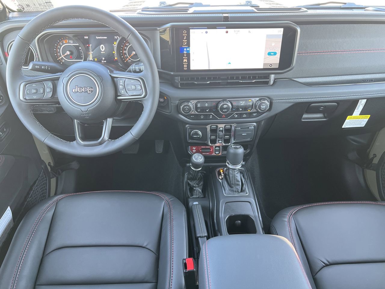 Used 2025 Jeep Wrangler Unlimited Rubicon image 2