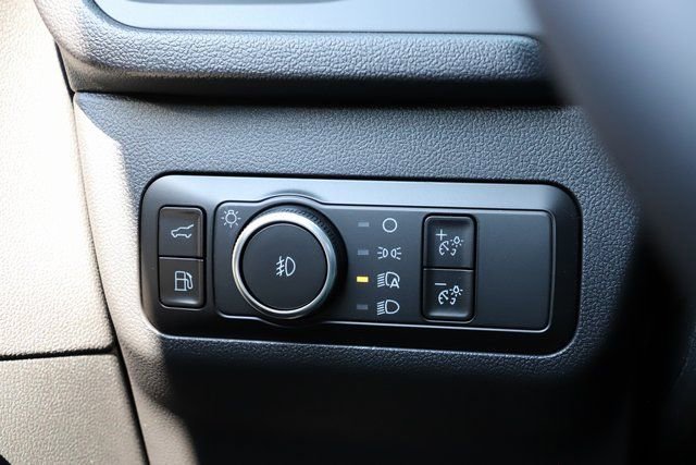Used 2025 Ford Escape SE w/ PHEV Premium Package FWD image 39