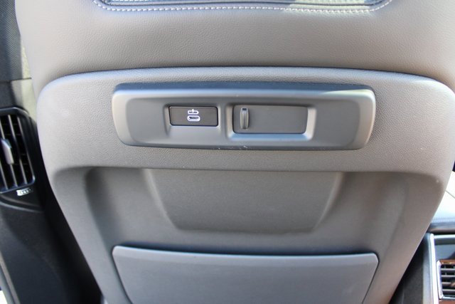 Used 2022 BMW X5 xDrive40i w/ M Sport Package image 22