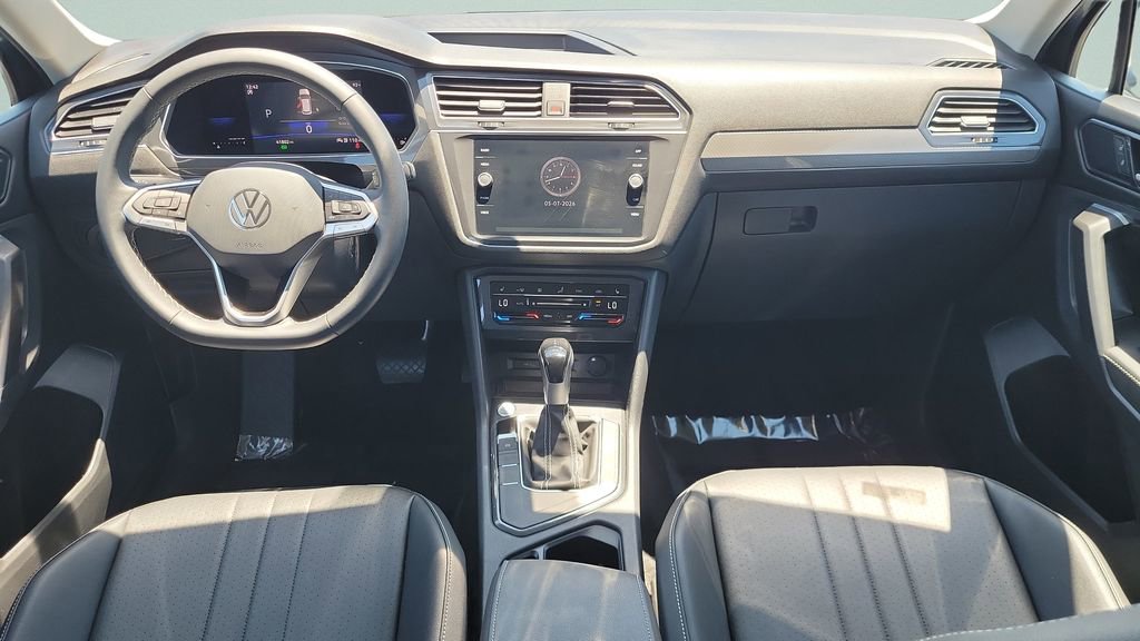 Used 2023 Volkswagen Tiguan SE FWD image 11