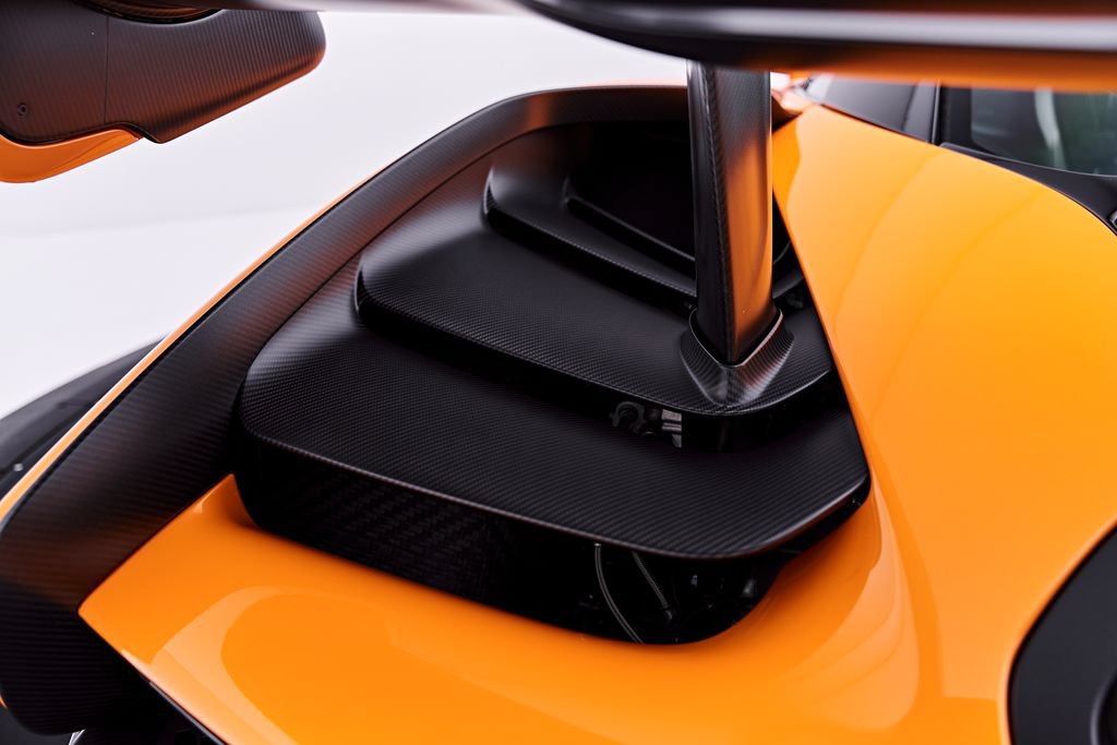 Used 2019 McLaren Senna RWD image 42