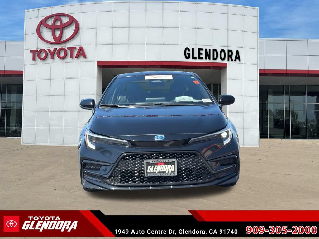 Certified 2024 Toyota Corolla SE w/ SE Package FWD image 3