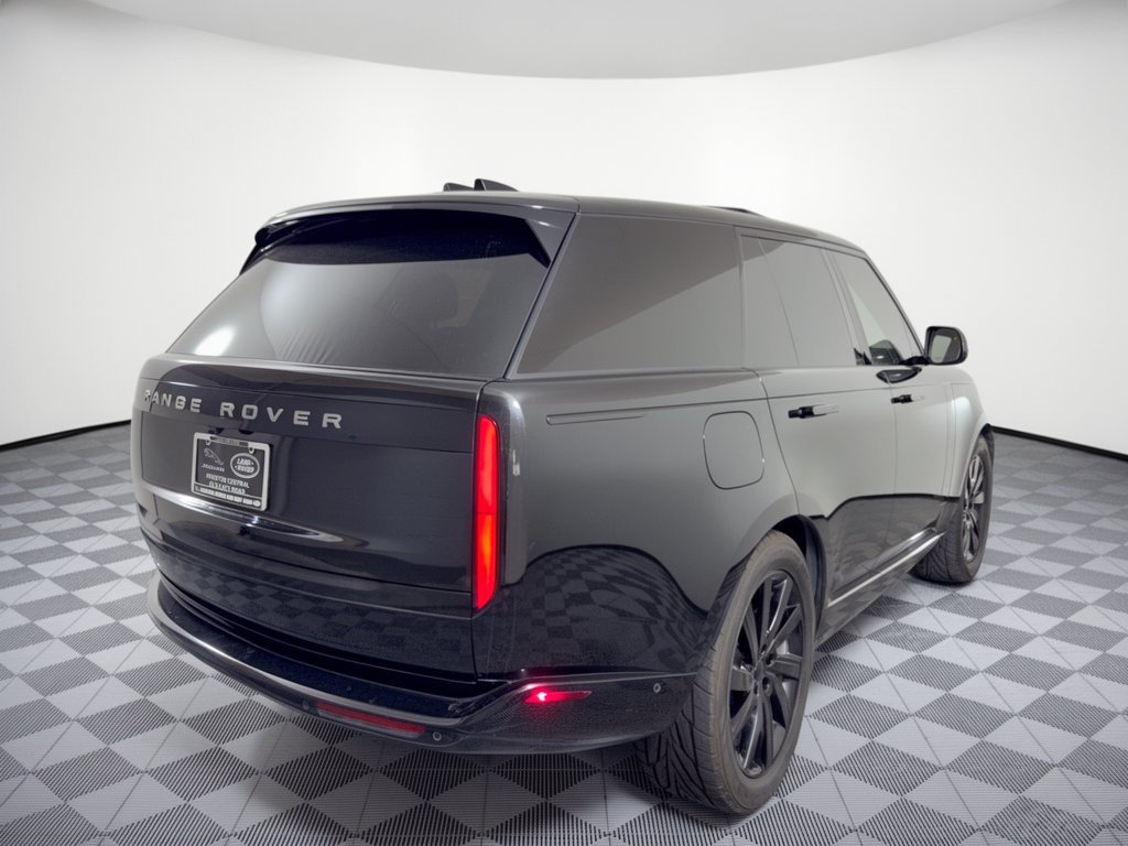 Used 2024 Land Rover Range Rover SE AWD/4WD image 9