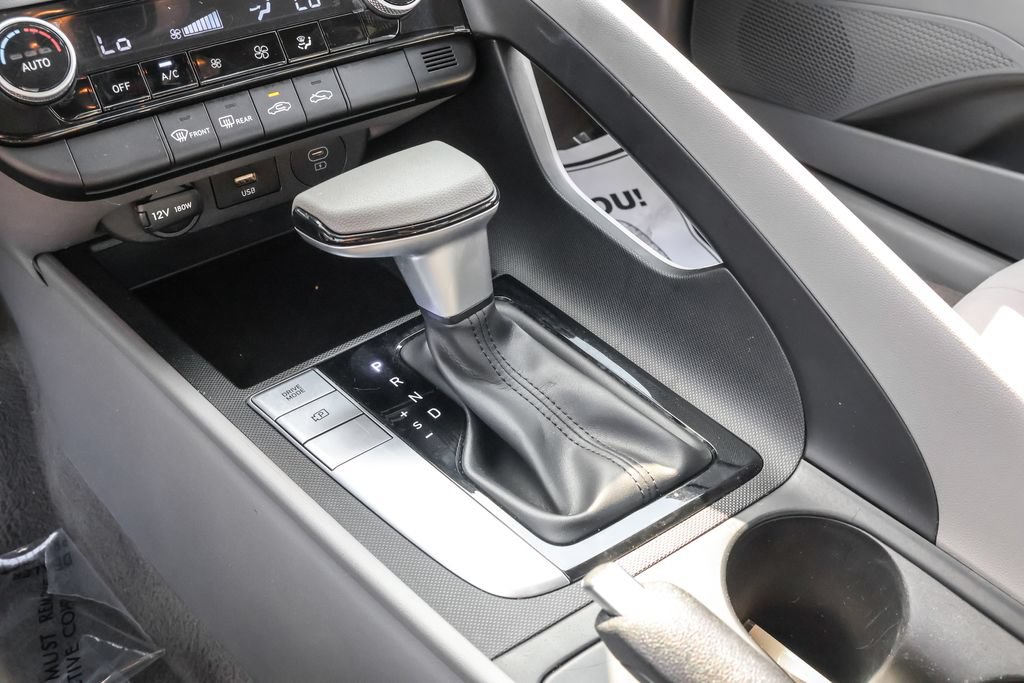 Certified 2024 Hyundai Elantra SEL FWD image 25