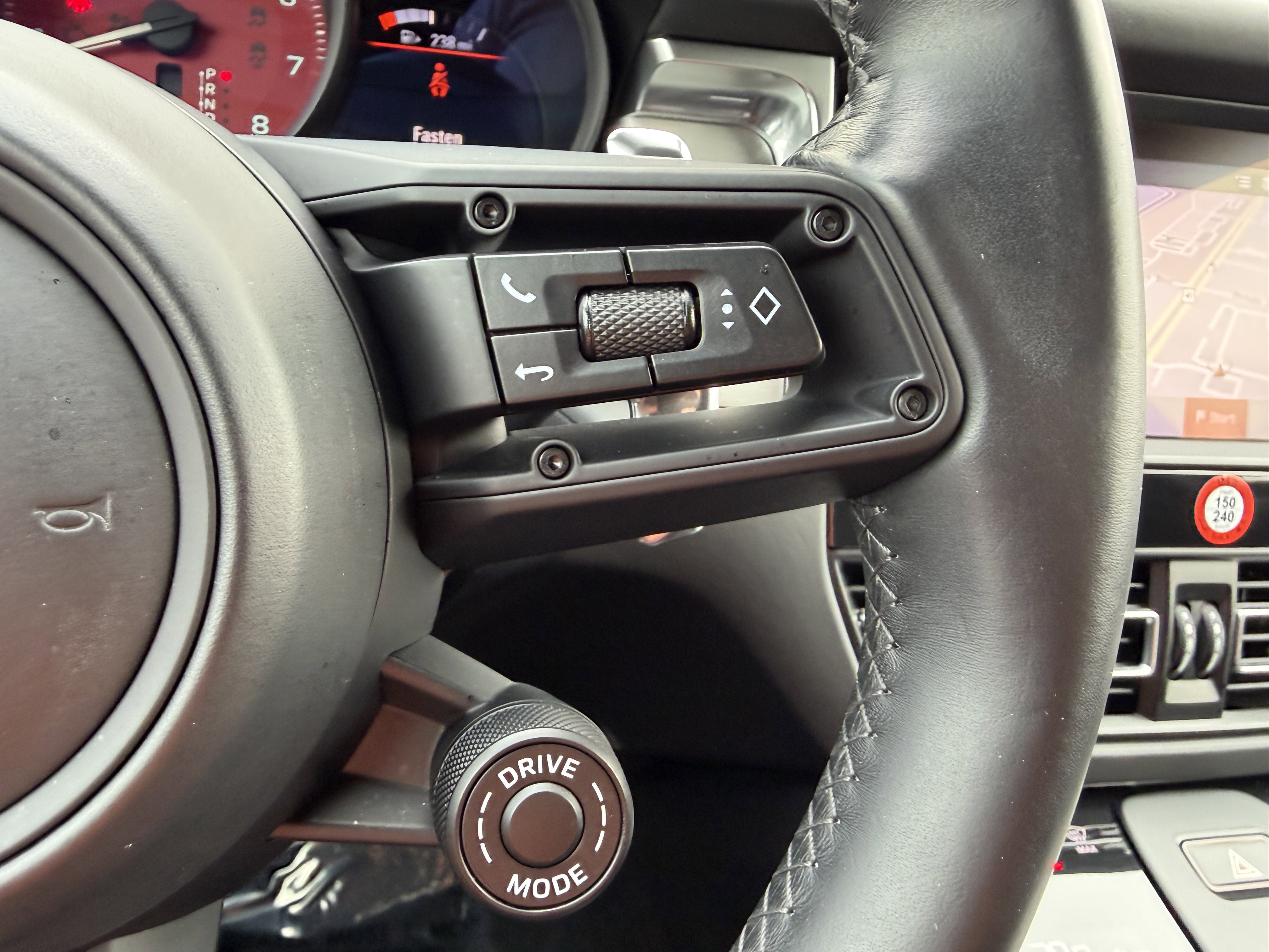 Certified 2022 Porsche Macan GTS image 31