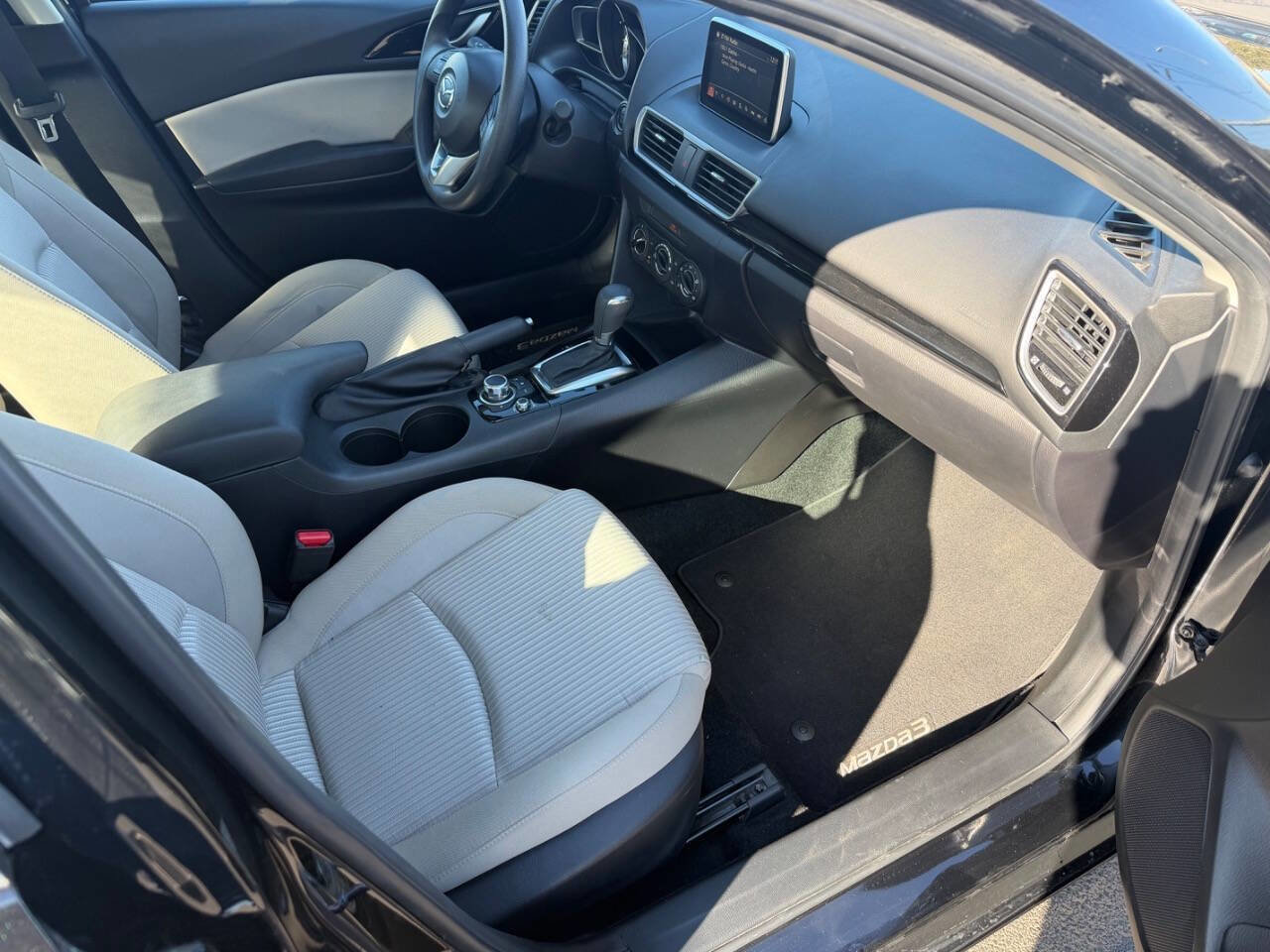 Used 2016 MAZDA MAZDA3 i Sport w/ Preferred Equipment Package image 24