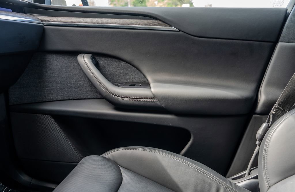Used 2022 Tesla Model X AWD/4WD image 11
