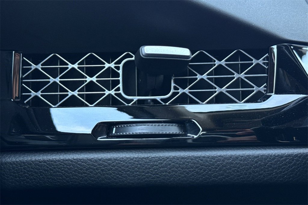 Used 2023 Honda Accord Touring image 32